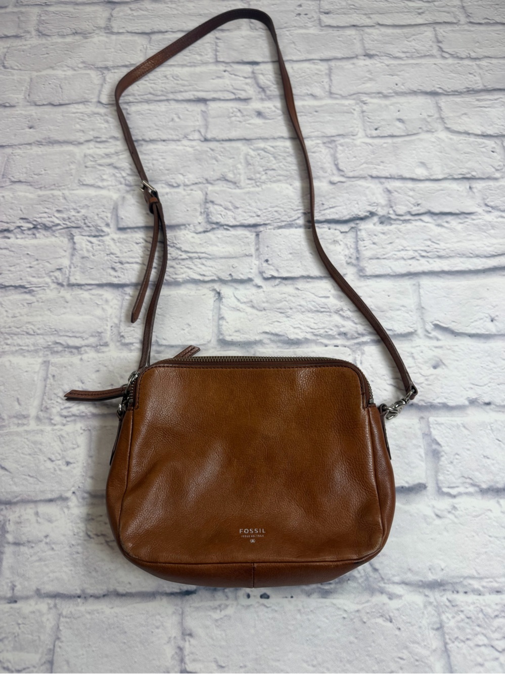 Fossil “Sydney” Brown Leather Crossbody Purse.